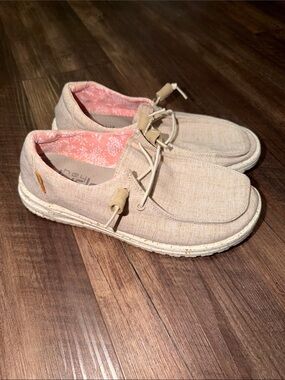 Hey Dude Wendy Chambray White Nut Slip On Flats Comfort Shoes Womens Size 8 EUC